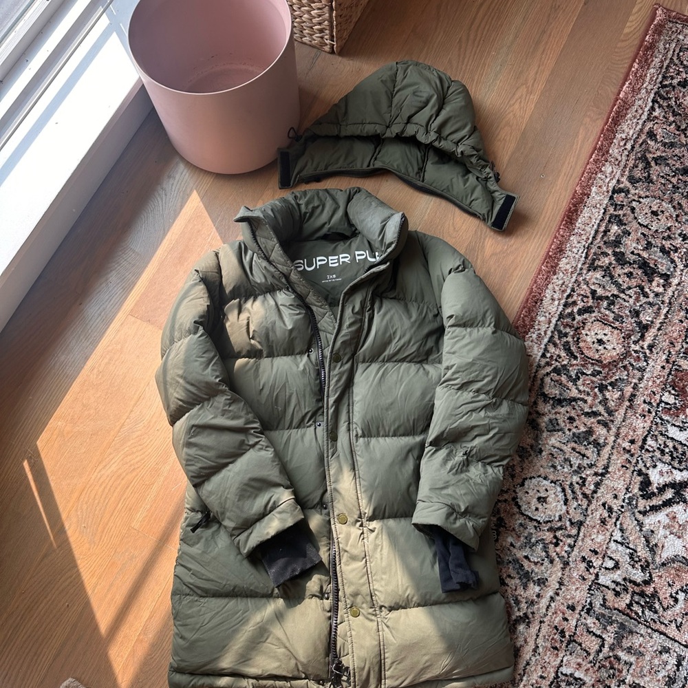 Aritzia Olive Green Puffer Jacket